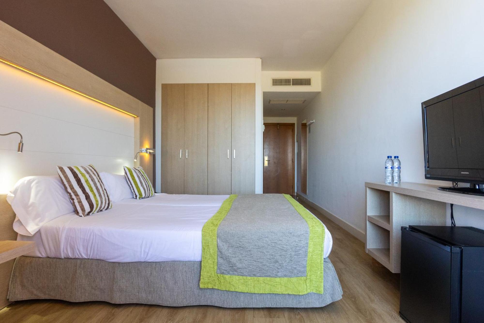 Hotel Mariant Park Sa Coma  Exterior photo